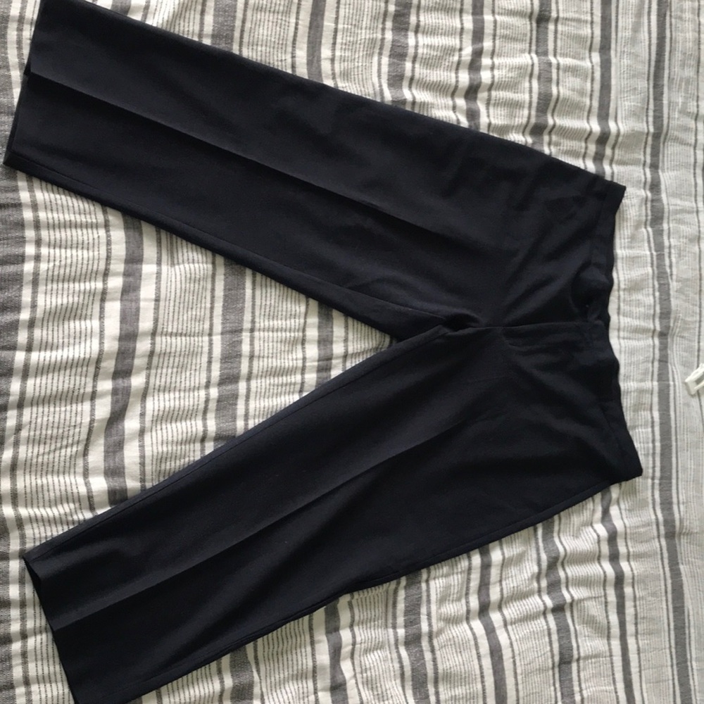 Old Navy Capri trousers